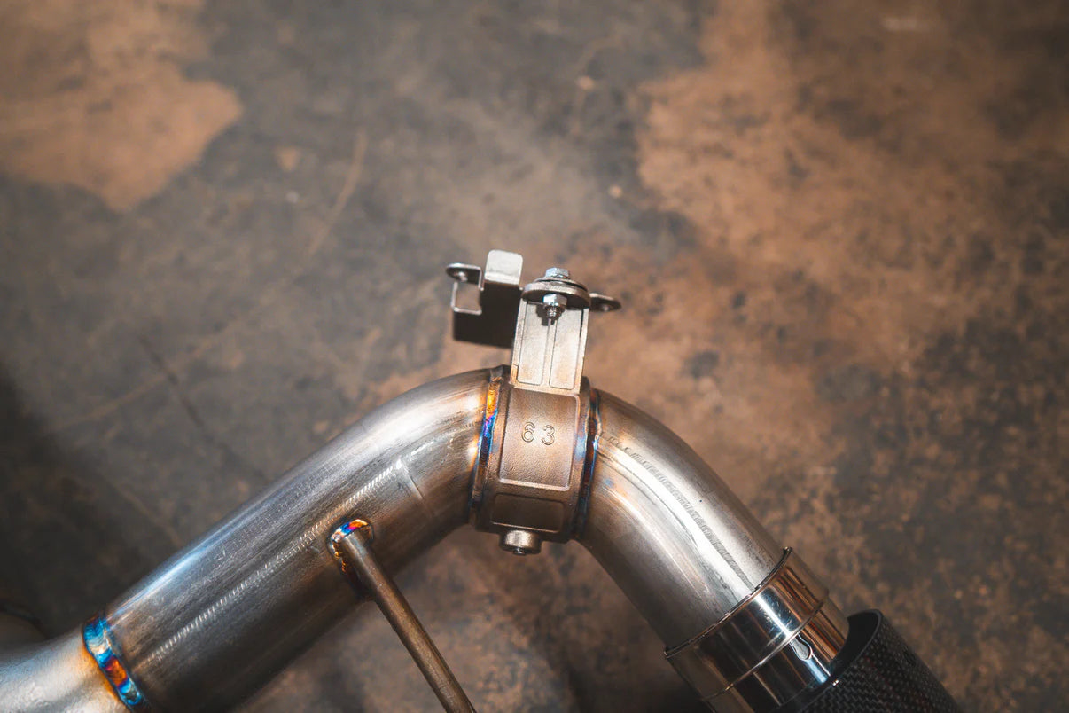 View of the meticulous work of the BMW G20/G22 330i/430i Valved Axleback Exhaust System