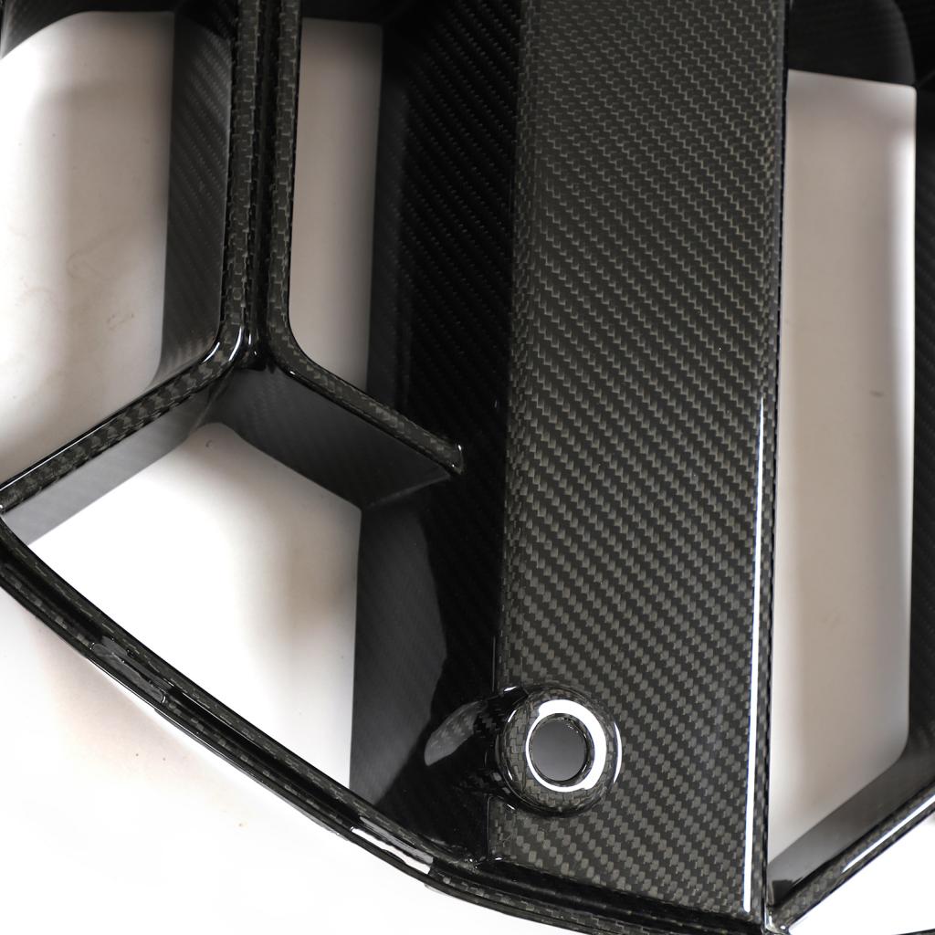 Middle of the CSL Style Dry Carbon Fiber Front Kidney Grille for BMW G80/G82