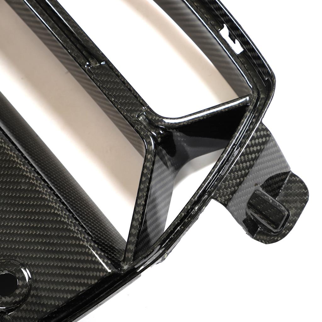 Closeup of the side of the CSL Style Dry Carbon Fiber Front Kidney Grille for BMW G80/G82