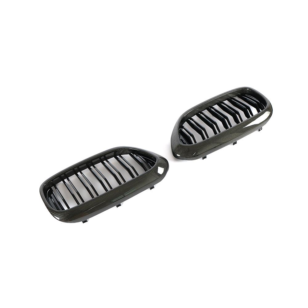 Angled View on the Carbon Fiber/ABS Grille for BMW 5 Series G30 (2017-2020) & M5 F90 (2018-2019)