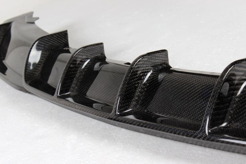 Closeup of the middle part of the Carbon Fiber Diffuser BMW F30