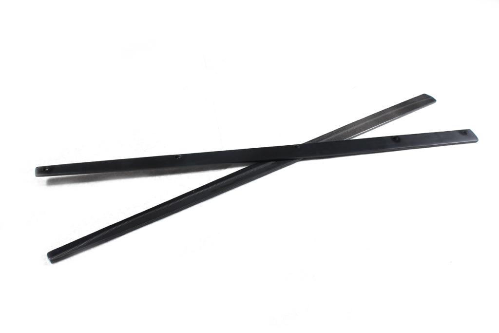 Crossed View of the Carbon Fiber Side Skirts for BMW F32
