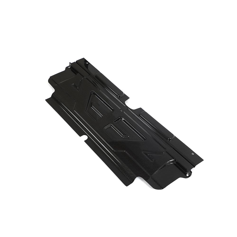 Another angled view of the Dry Carbon Fiber Cooling Shroud for BMW G80/G82