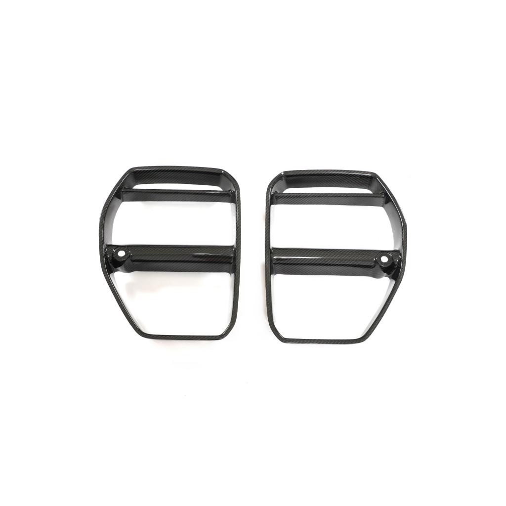 Another front angle of the GT3 Style Dry Carbon Fiber Front Kidney Grille for BMW G80/G82