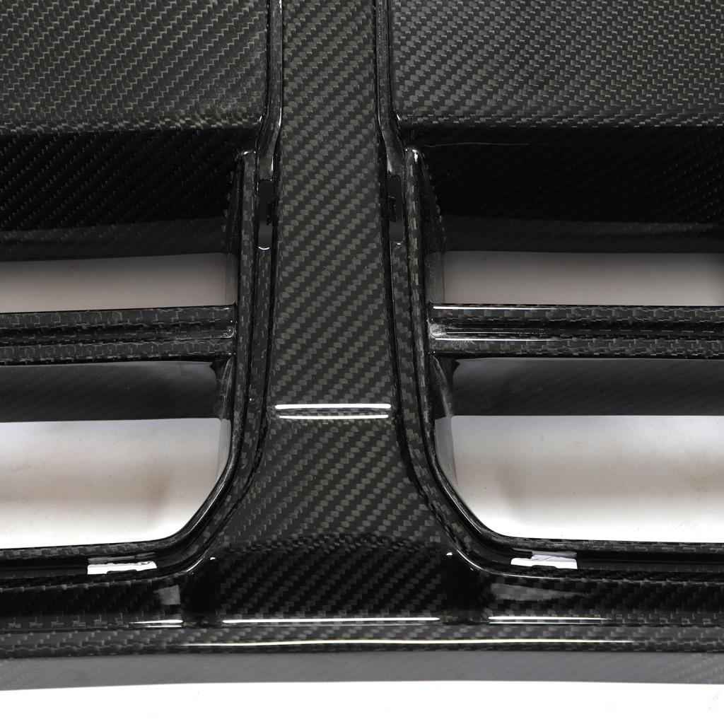 CSL Style Dry Carbon Fiber Front Kidney Grille for BMW G80/G82 – Detail View