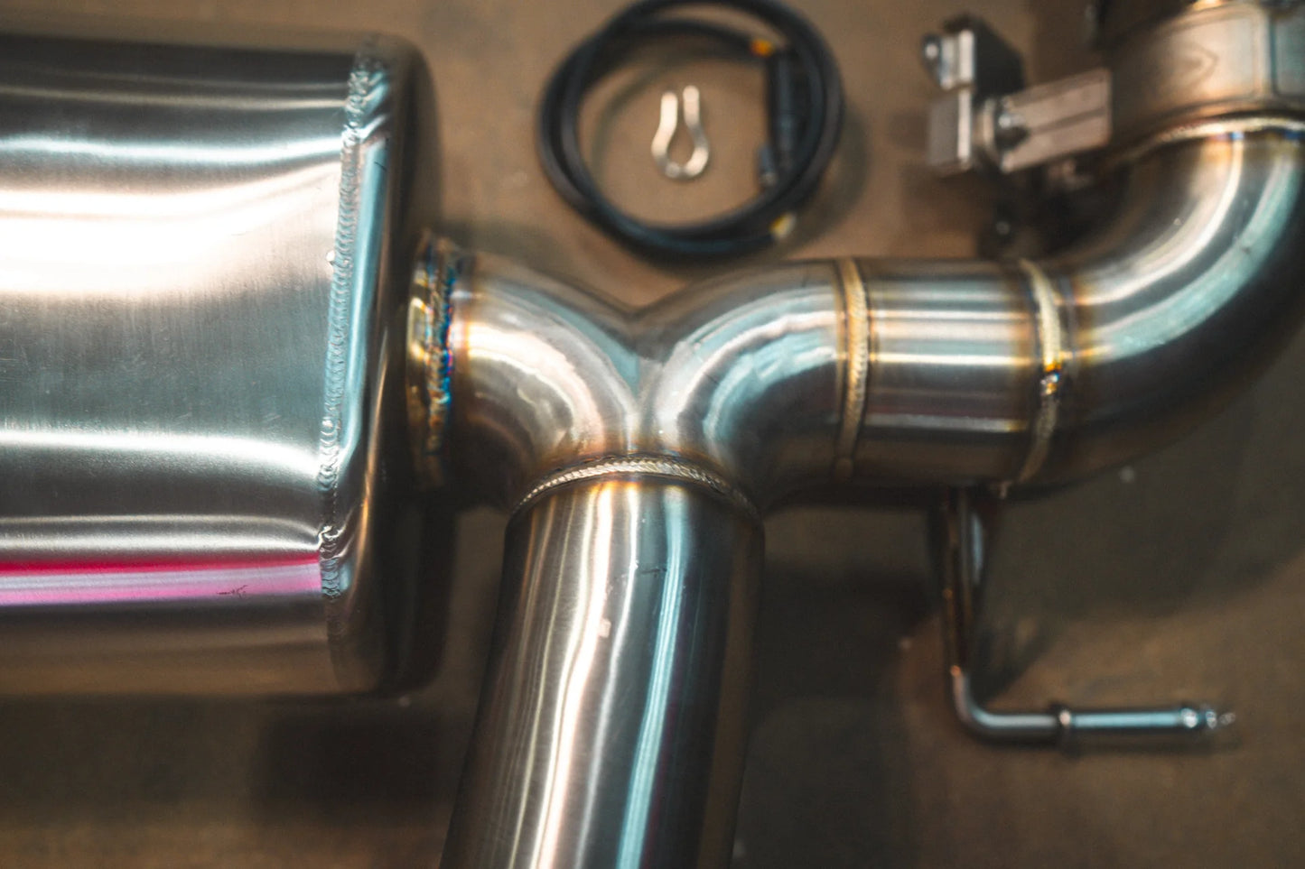 BMW F30 F22 F36 F32 Valved Sport Exhaust Axleback Pipe Detail