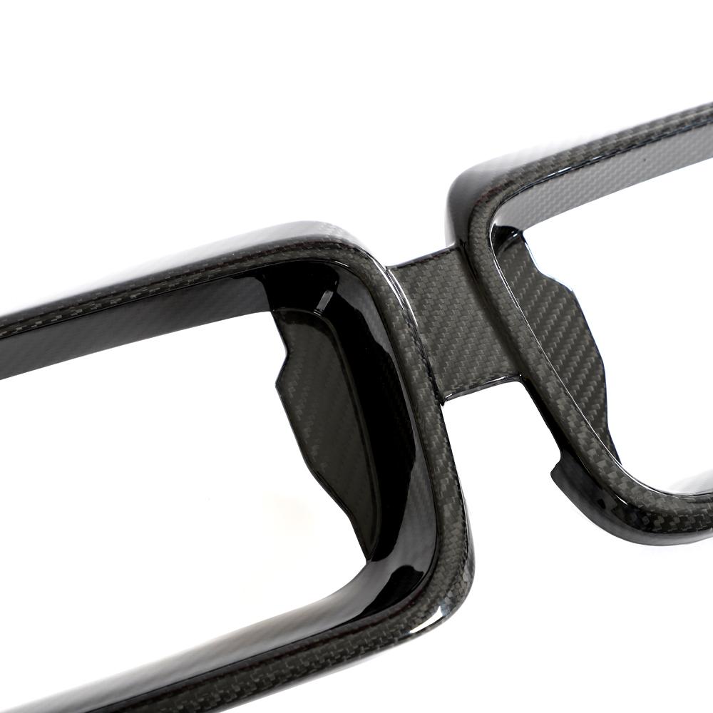 Middle closeup on the SQ Style Dry Carbon Fiber Grille Surround Trim for BMW 2 Series G42 (2022+)