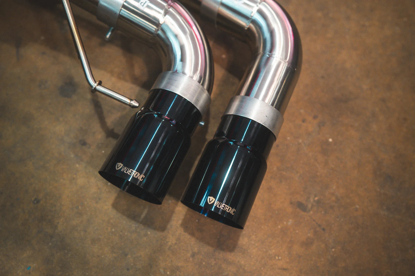 Black tips on the chrome Valvetronic BMW G30 M550I Valved Sport Exhaust System