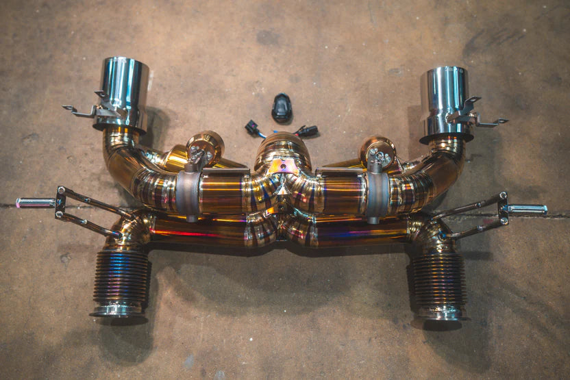 top view on the Valvetronic Lamborghini Huracan Performante / EVO / STO / Tecnica True F1 / Valved Exhaust System