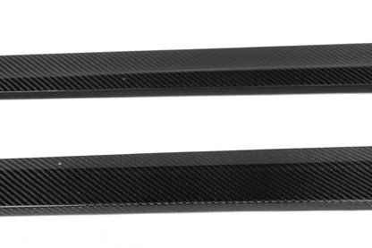 CLoseup of the middle part of the Carbon Fiber Side Skirts for BMW F32