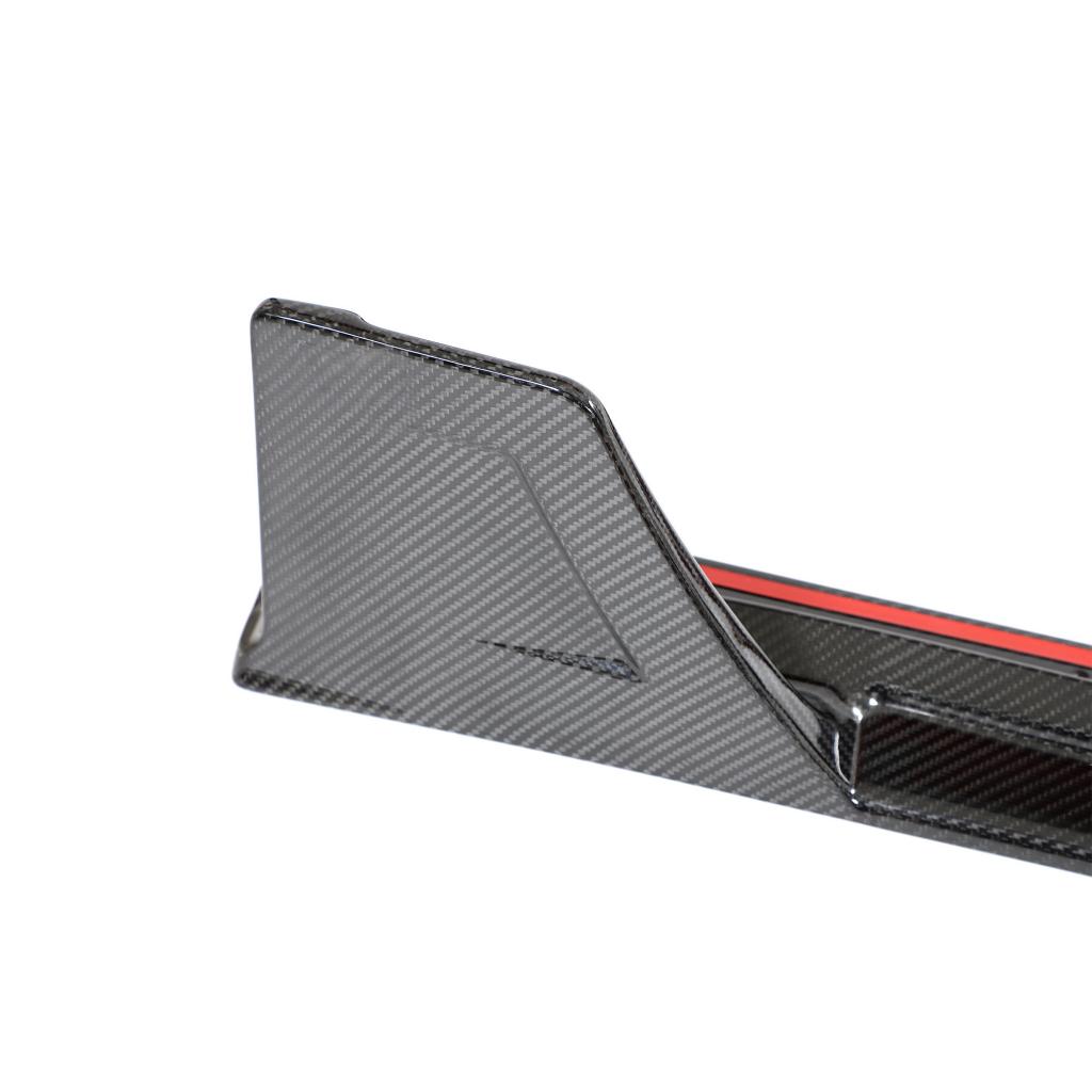 Another closeup on the IMS Performance Style Dry Carbon Fiber Side Skirts for BMW M2 G87 (2023+)