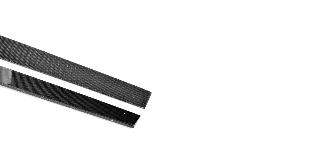 Corners Closeup of the Performance Style Carbon Fiber Side Skirts for BMW 5 Series G30 & M5 F90