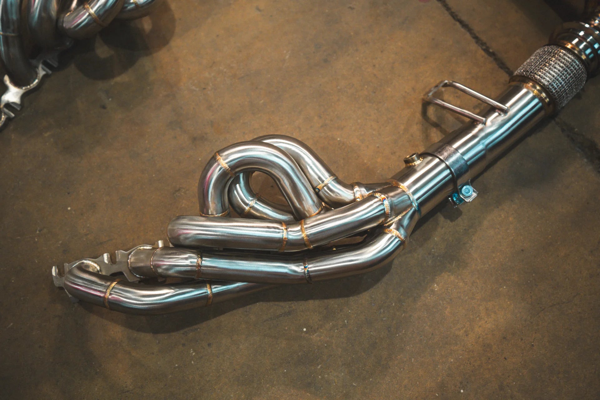 Pipes on the Valvetronic Audi R8 True F1 / Valved Exhaust System