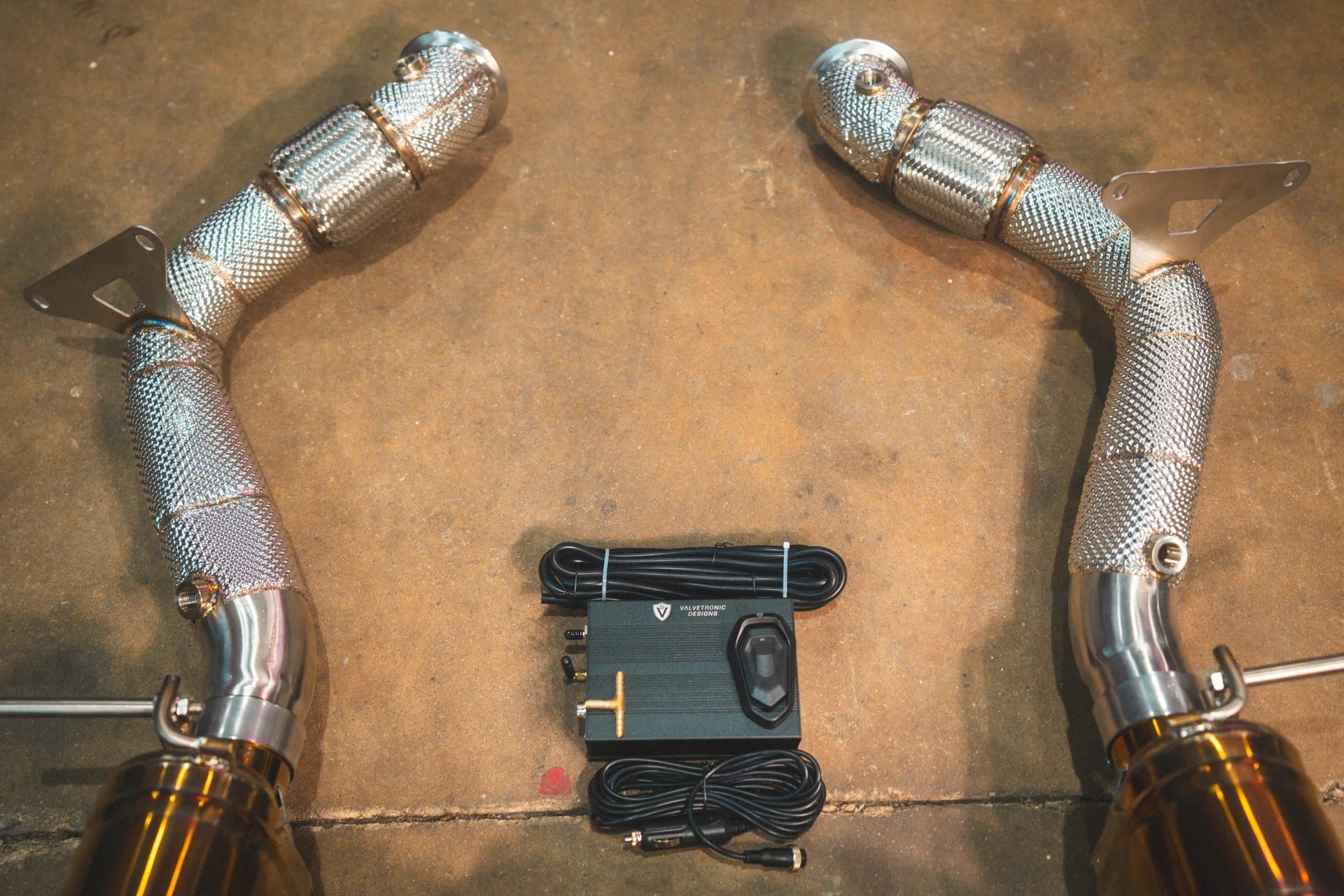 Valvetronic Ferrari 488 GTB Valved Sport Exhaust System with its hardware
