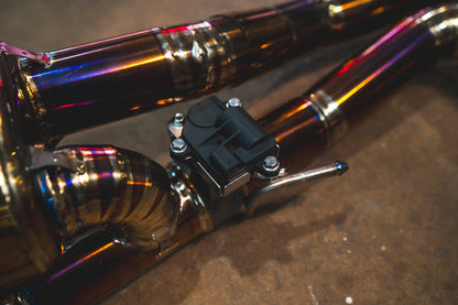 Connector on the Valvetronic Lamborghini Urus Valved Sport Exhaust System