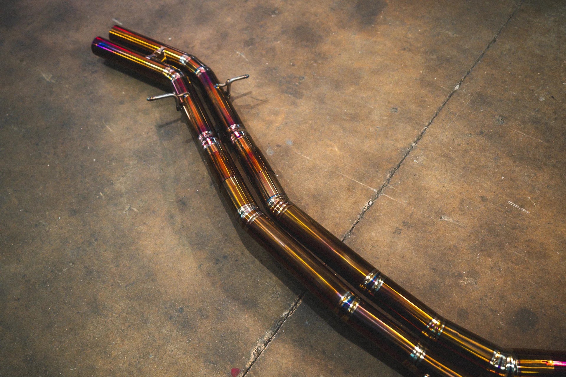 Full view of the pipes on the Valvetronic Lamborghini Urus Valved Sport Exhaust System