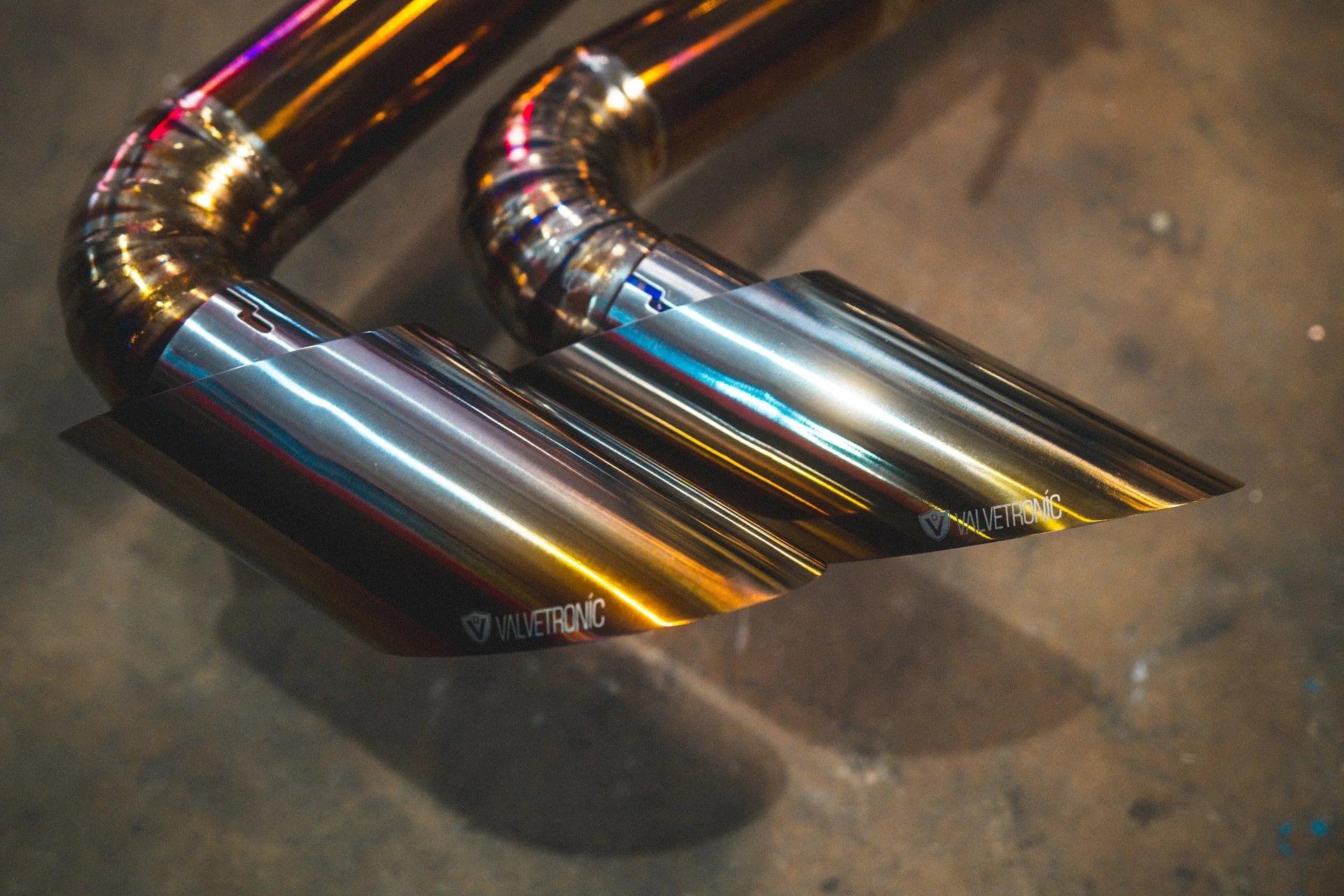 Closeup of the Tips on the Valvetronic Lamborghini Urus Valved Sport Exhaust System