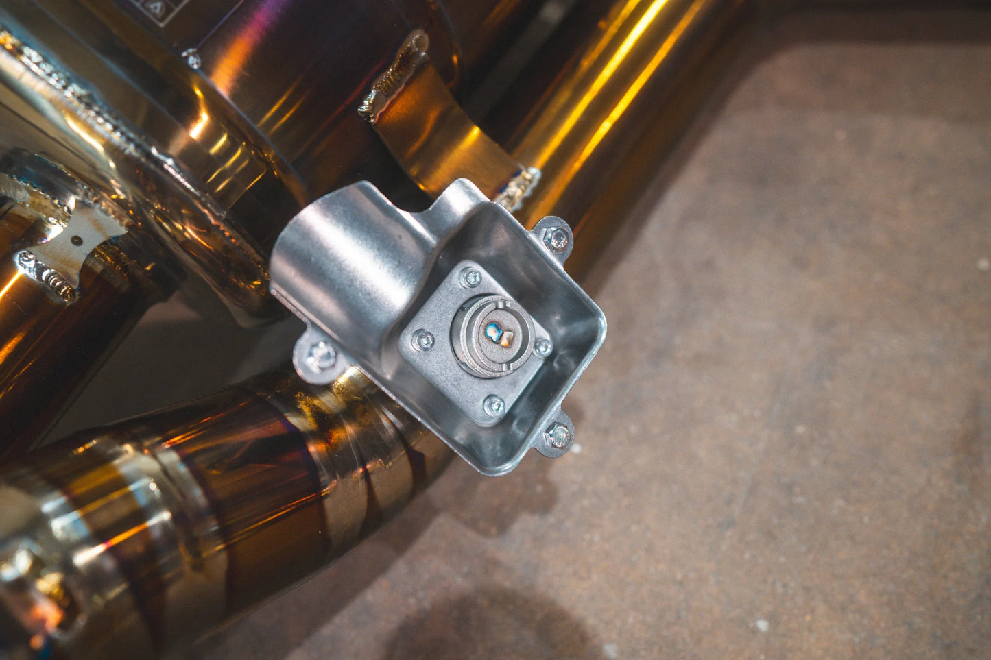Connection to the Valvetronic Mercedes W213 E63 AMG / AMGs Valved Sport Exhaust System